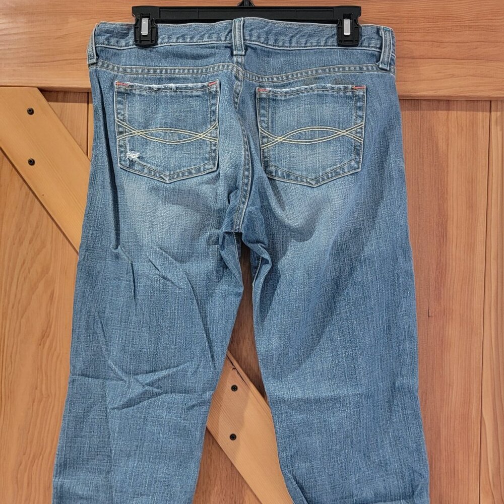 Abercrombie & Fitch Cuffed Capri Jeans - Size 6
